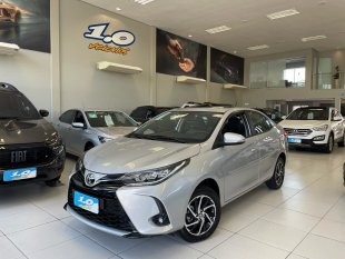 YARIS SEDAN XLS 1.5 AUTOMÁTICO CVT, TETO, COURO, 24 MIL KM ** TOP LINHA/U.DONA **